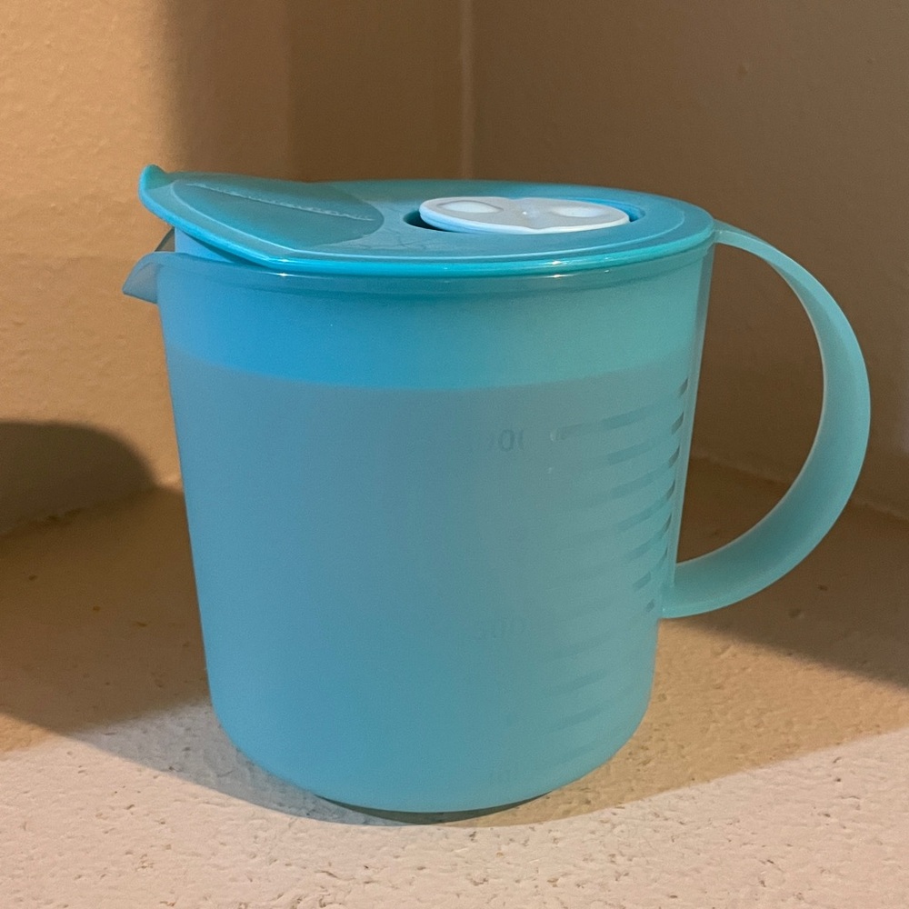 Tupperware Aqua Microwave Pitcher